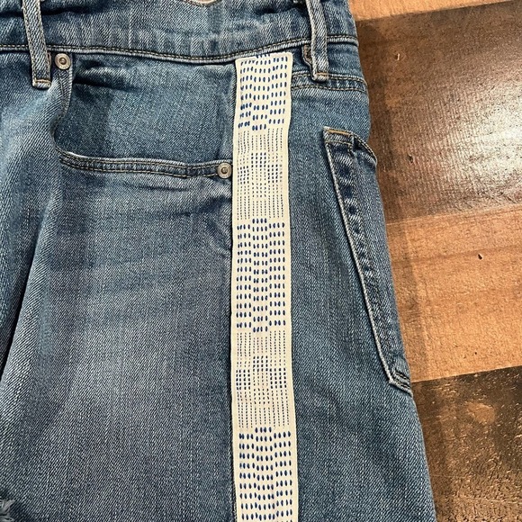 LOFT Side Stripe Cut Off Shorts - Picture 4 of 6